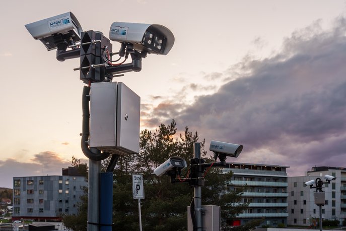 amera som visar att området har skyltigenkänning, och hur enkelt det är – om man har aktiverat automatisk betalning i appen är det bara att köra in och köra ut.